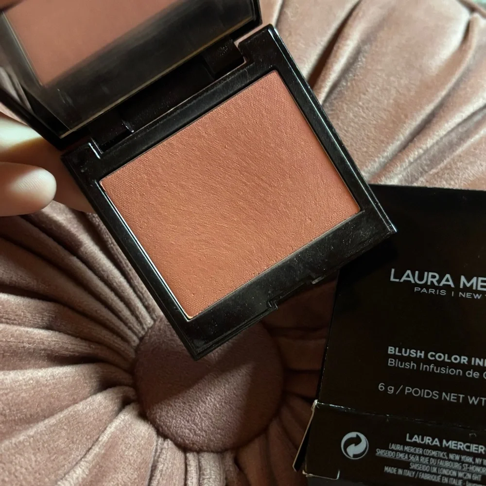 Laura Mercier Blush Color Infusion Peach